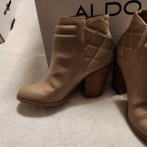 Aldo Cream Zip up Ankle Boot with Heel - NWB